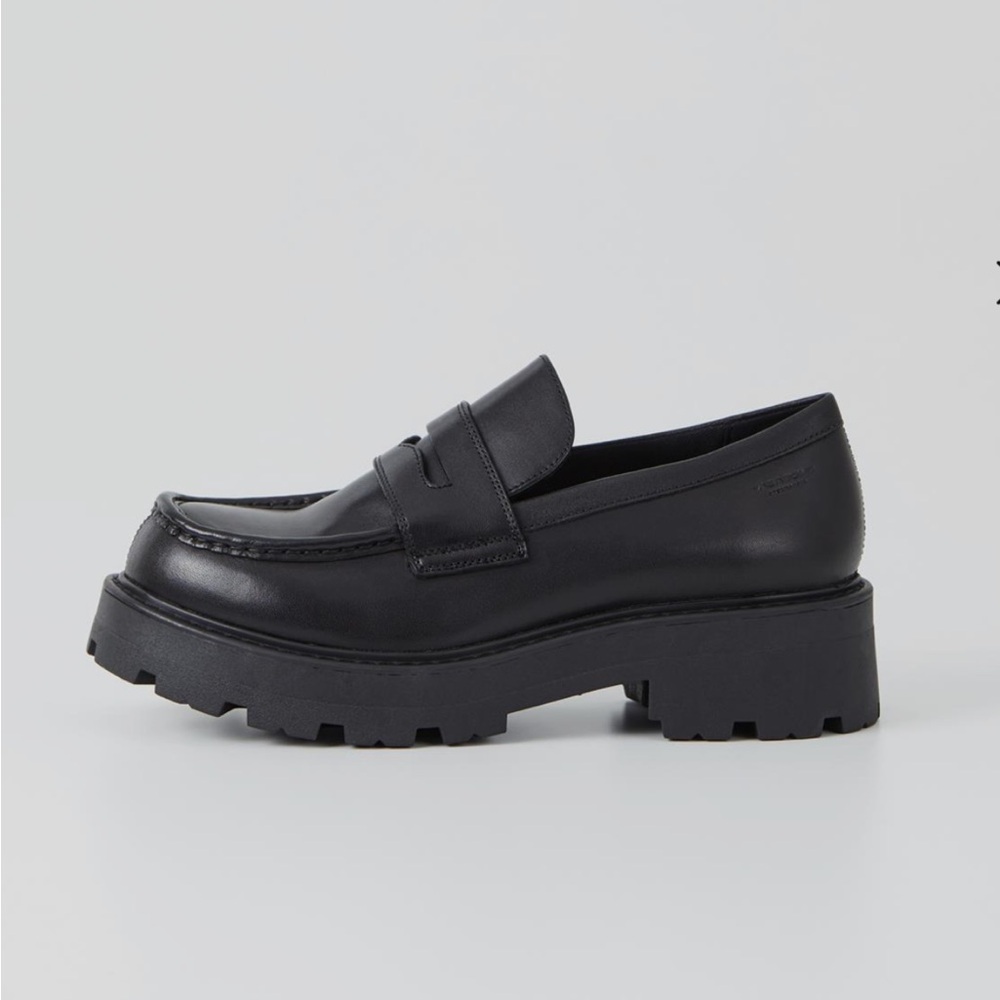 Vagabond Chunky Black Loafers